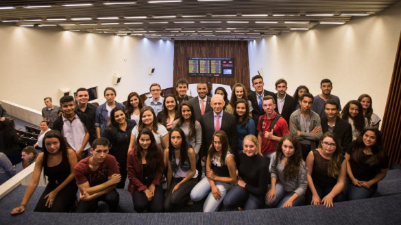 Pela primeira vez projeto apresentado por alunos vai passar por comissões na Assembleia e pode virar lei