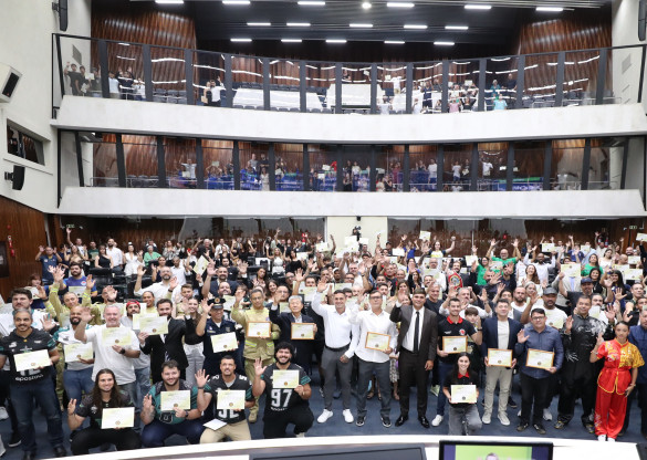 Assembleia Legislativa homenageia os atletas de elite do Paraná