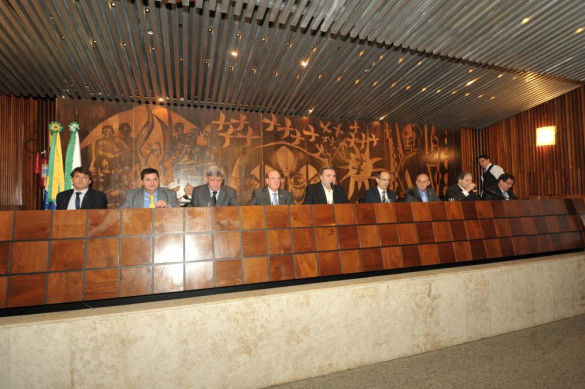 Assembleia debate precarização da saúde em audiência pública