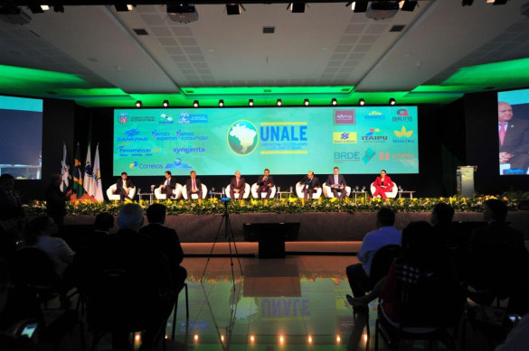 Reforma política é necessária num cenário em que os inúmeros partidos existentes carecem de identidade