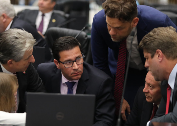 Oposição quer a suspensão da venda da Copel pelo governo Ratinho Jr.