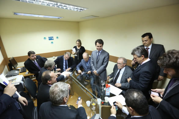 CCJ faz sessão extra para analisar empréstimo de R$ 1,5 bilhão