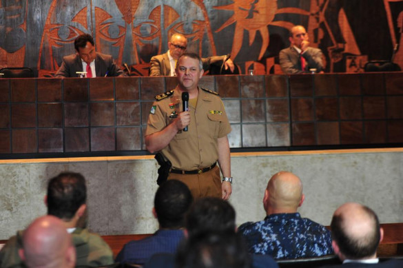 Audiência pública realizada na Assembleia debate situação dos policiais paranaenses