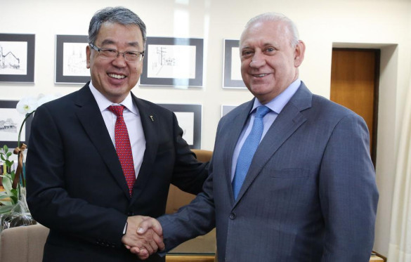 Presidente Traiano prestigia posse da nova cúpula diretiva do TRE-PR