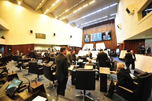 Segue para sanção projeto que incentiva aproveitamento da energia produzida por micro e minigeradores