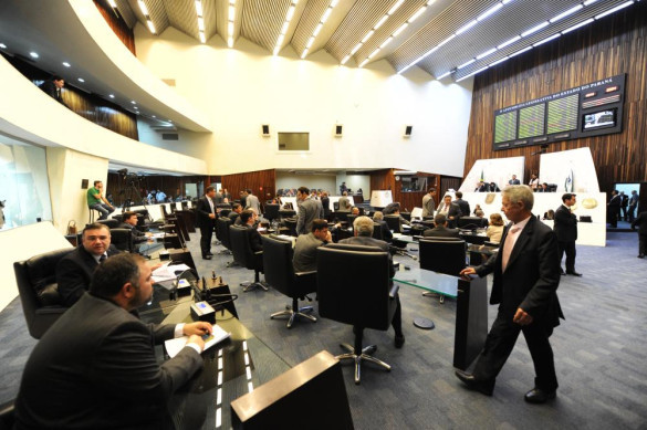 Deputados aprovam projeto que disciplina a promoção de praças da Polícia Militar