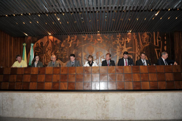 Setor leiteiro discute na Assembleia problemas da brucelose e tuberculose animal