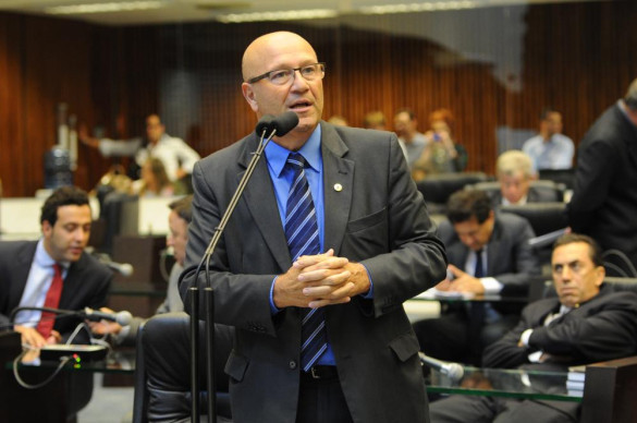 Assembleia recebe mensagens do Governo do Estado propondo cortes de gastos públicos