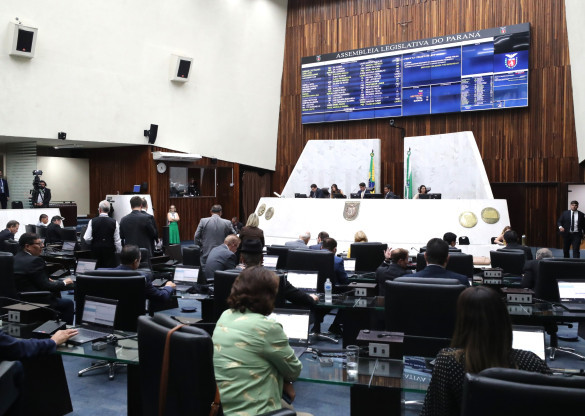 Assembleia rejeita redução do prazo para negativação do consumidor paranaense