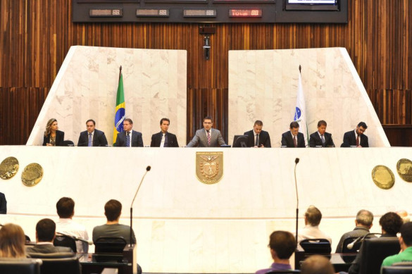 Painel sobre reforma eleitoral reúne políticos, assessores e estudantes na Assembleia Legislativa