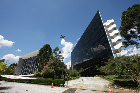 Após 25 anos, licitação para reparo da fachada do prédio dos gabinetes garante redução de 15,6