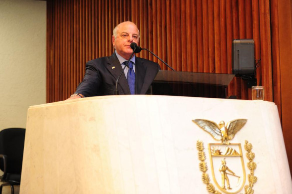 Edson Ramon defende valores da democracia liberal em discurso na Assembleia Legislativa