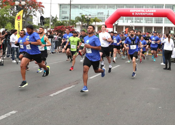 Mais de 6 mil pessoas participam da 1ª Corrida de Rua da Assembleia Legislativa do Paraná