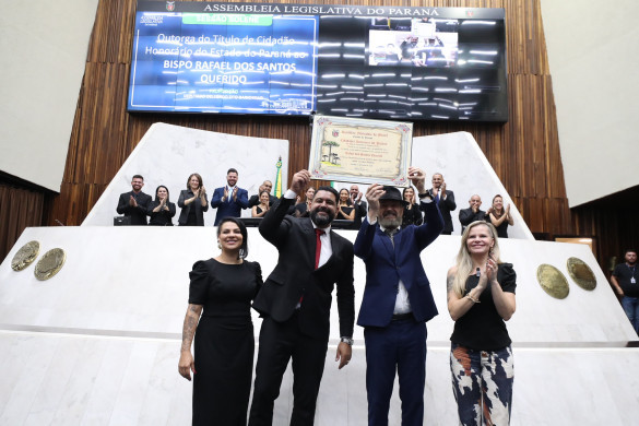 Assembleia concede título de cidadão honorário do Paraná ao bispo Rafael dos Santos Querido