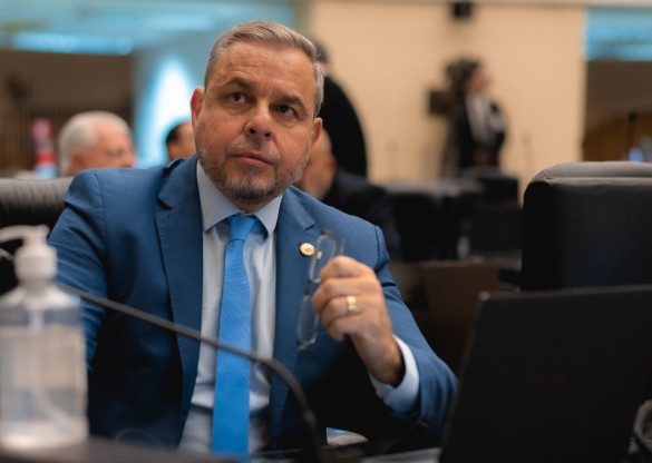 Deputado Ricardo Arruda (PL) apresenta projeto de lei para proibir sexualização de crianças e adolescentes no Paraná