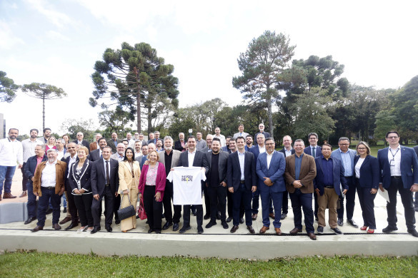 Bancada Evangélica da Assembleia entrega ao governador convite para a 28ª edição da “Marcha para Jesus”