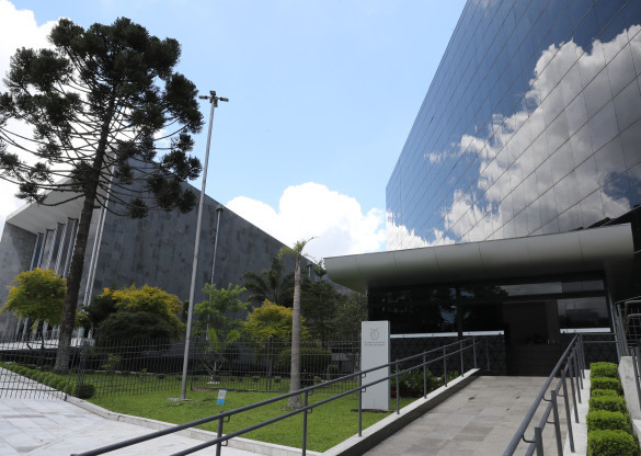 Parlamentares debatem projeto que quer zerar mortes no trânsito
