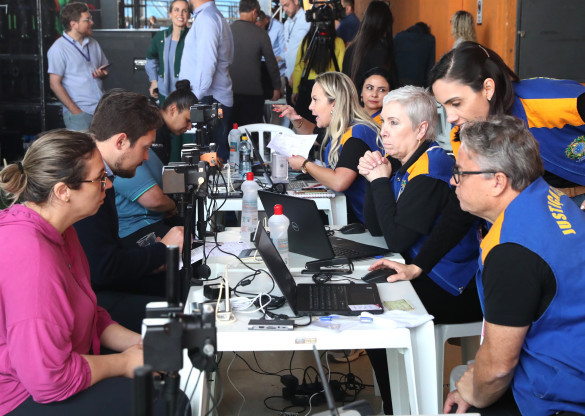 Assembleia nos Bairros garante mais de 5,4 mil atendimentos à população da Regional do Pinheirinho