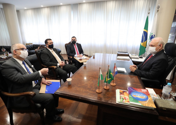 Presidente Traiano se reúne com o embaixador do Paraguai, Juan Ángel Delgadillo