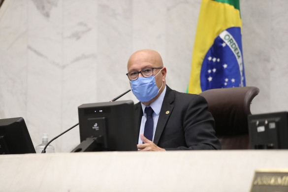 Outorga no gás natural é desserviço à indústria do Paraná, diz deputado Romanelli