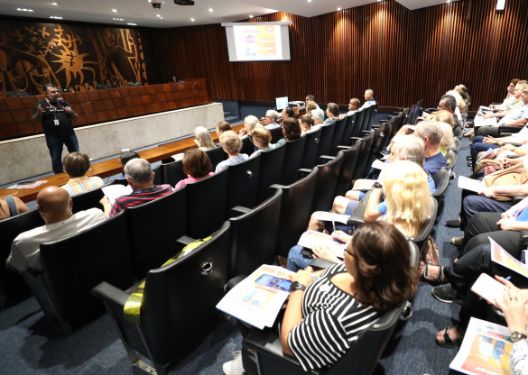 Segundo dia da Semana do Idoso na Assembleia inicia com o Curso Básico de Uso do Celular para população 60+