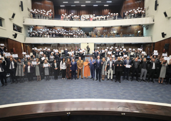 Dia do Obreiro Universal é celebrado na Assembleia Legislativa do Paraná