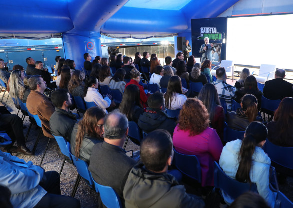 Escola do Legislativo leva conhecimento sobre terceiro setor e agronegócio durante Assembleia Itinerante em Castro