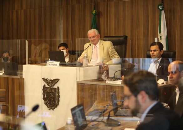 Votação de projeto que beneficia indústrias de tecnologia é adiada na CCJ