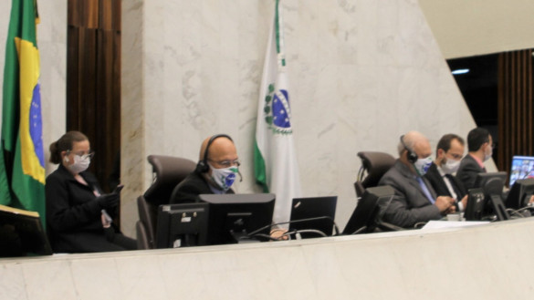 Assembleia homenageia os 37 anos do jornal Bem Paraná