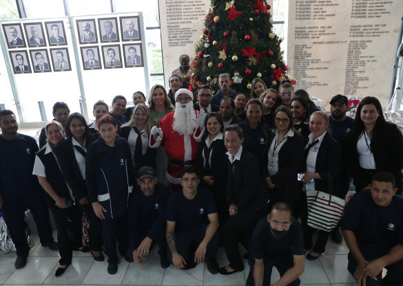 Funcionários terceirizados da Assembleia recebem doações da Campanha de Natal