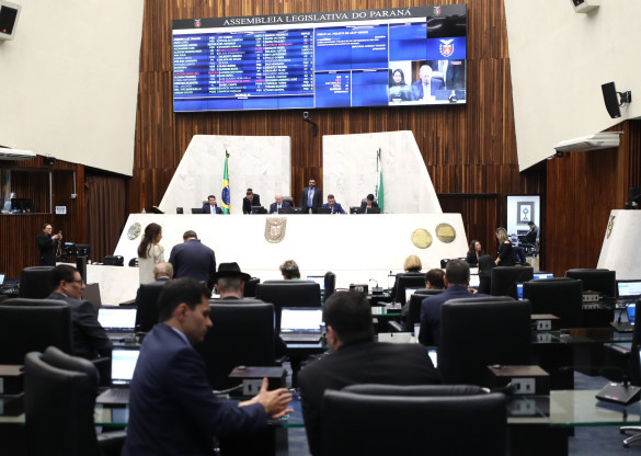 Regulamentação sobre cobrança de cover artístico no Paraná avança na Assembleia