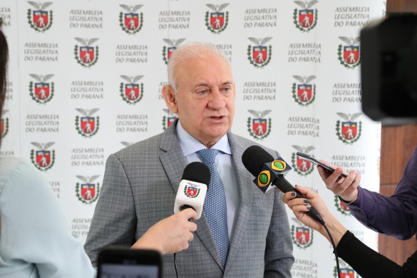 Presidente e deputados debatem  reabertura da Estrada do Colono durante Show Rural