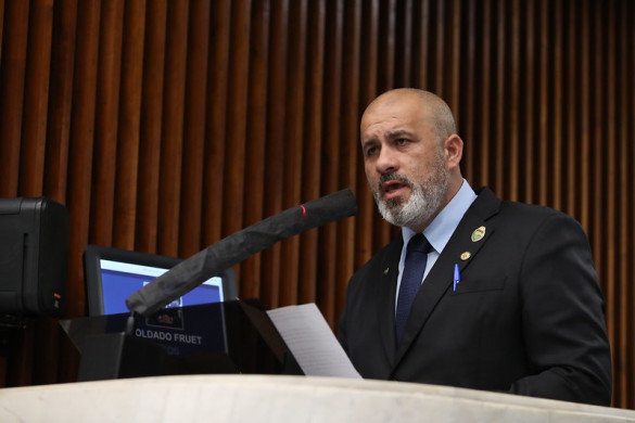 Deputado Soldado Fruet pede fim da tarifa mínima de água e esgoto da Sanepar