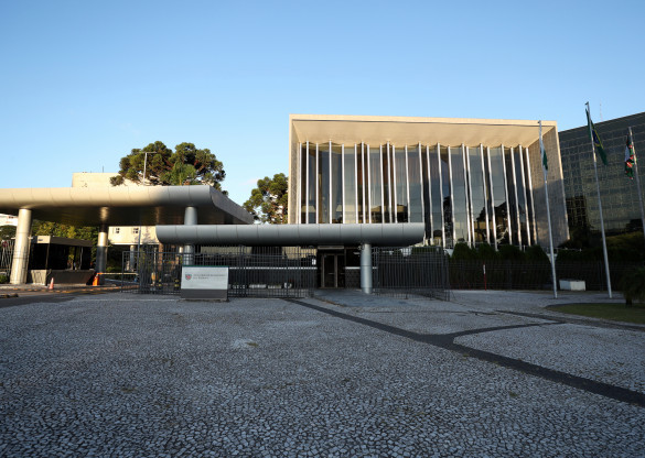 Restrição de acesso e reforço nas regras de prevenção começam a valer nesta segunda-feira (22)