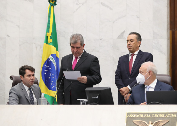 Pedro Paulo Bazana e Wilmar Reichembach tomam posse na Assembleia