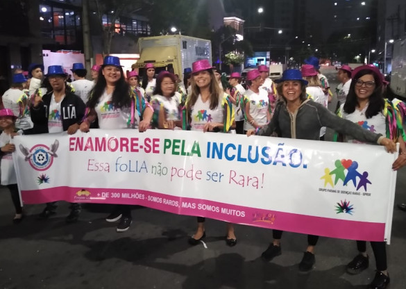 Escola de samba curitibana terá ala de pessoas com doenças raras e samba enredo em libras