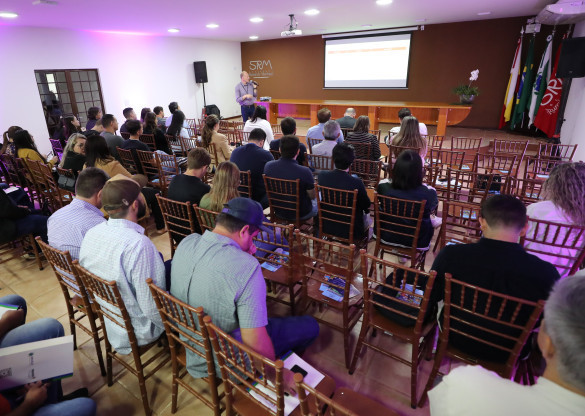 Escola do Legislativo promove série palestras durante a Assembleia Itinerante, em Maringá
