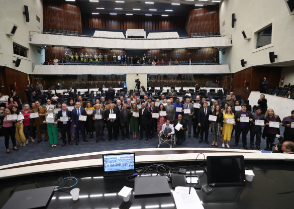 Assembleia promove sessão solene para homenagear personalidades empreendedoras e trabalhadores