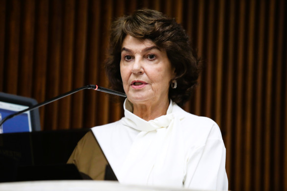 Deputada Cristina Silvestri (PP) cobra explicações sobre falta de exames na rede pública de saúde de Guarapuava