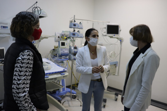 Deputada Luciana homenageia Hospital Regional do Sudoeste pelo atendimento na pandemia
