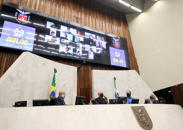 Assembleia do Paraná realiza o primeiro aulão virtual do Brasil