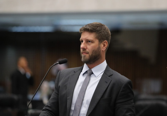 Deputado Requião Filho (PT) reage à intimação do Poder Executivo para prestar esclarecimentos sobre caso dos grampos no Paraná