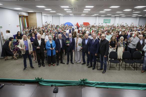 Deputado Tercilio Turini (MDB) homenageia italianos que contribuíram na construção de Londrina