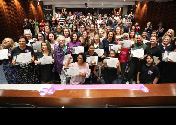 Sessão Solene em homenagem às Mulheres do Front reconhece trajetórias inspiradoras