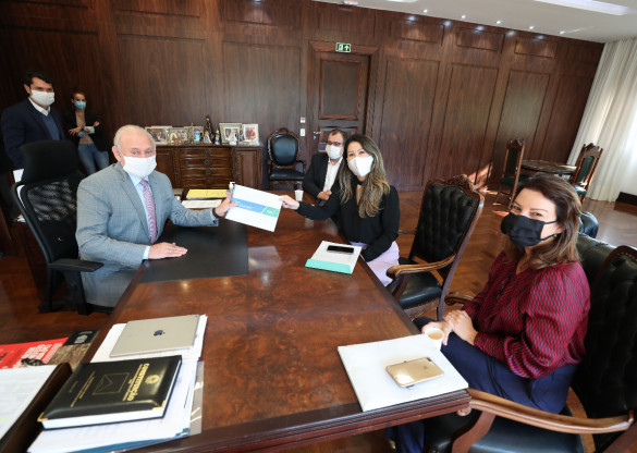 Campanha Cesta Solidária Paraná mobiliza servidores na arrecadação de alimentos