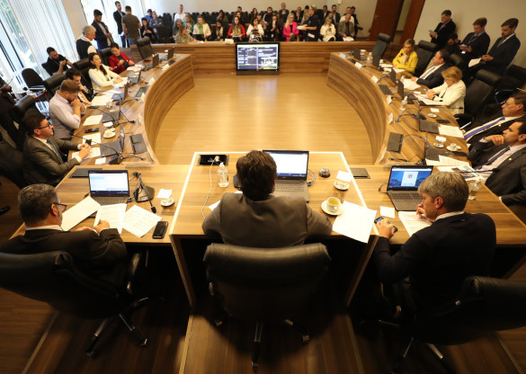 CCJ aprova projeto que determina divulgação clara sobre gorjeta