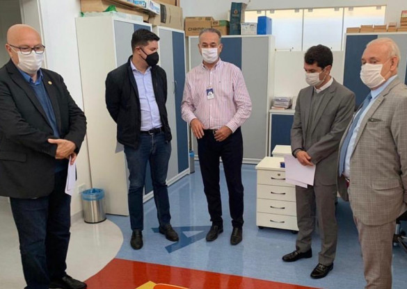 Deputados visitam obras do Hospital Erastinho