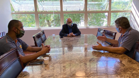 Deputados defendem trabalhadores da Renault