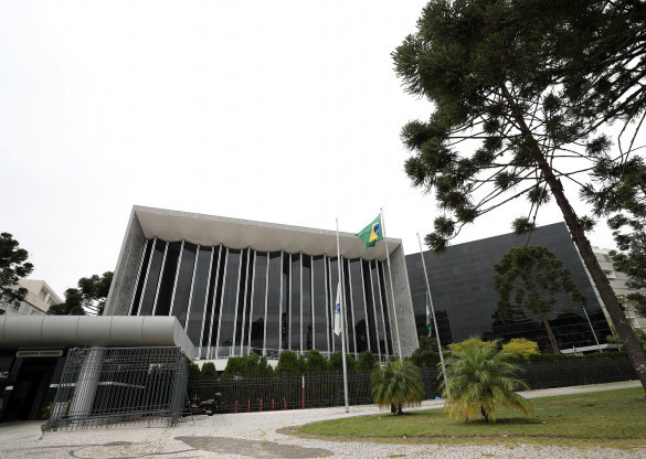Assembleia pede investigação sobre fakenews e cibercrimes