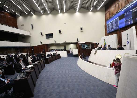 Assembleia aprova projeto que cria a Lei Geral das Universidades